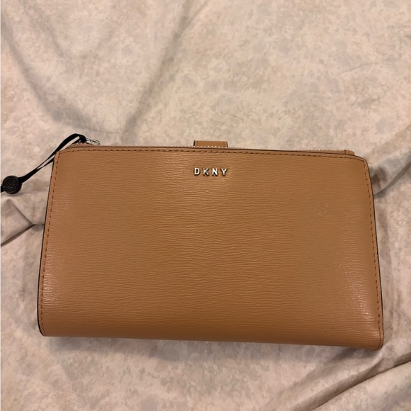 DKNY Brown Leather Wallet - Picture 1 of 1
